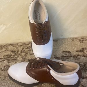 FootJoy Greenjoy Golf Shoes, white brown, size 7. Peeling on tongue. See photos.